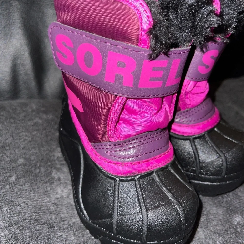Sorel Fuchsia and Black Snow Boots Size 4